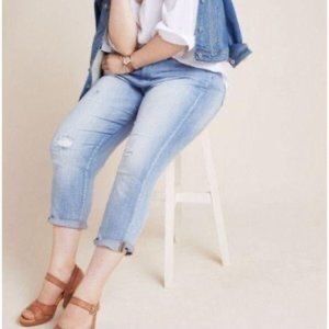 Pilcro High-Rise Slim Boyfriend Distressed Cropped Jeans